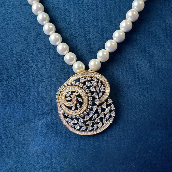 Florentine Pearlescent Bloom - Image 2
