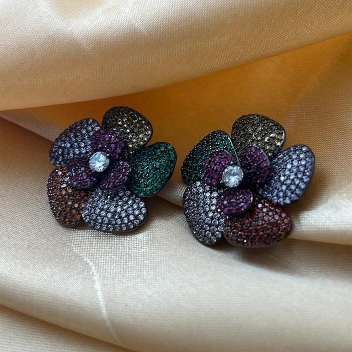 Meadow Mist Pave' Studs - Image 2
